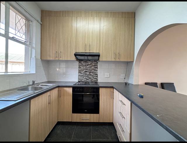 1 BEDROOM APARTMENT TO LET IN MORNINGSIDE